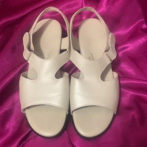 Beautiful sas sandals worn once size 9 pearl in colour small heel. Like  new